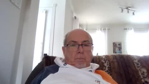 bernard1102 online show from December 4, 2:48 pm