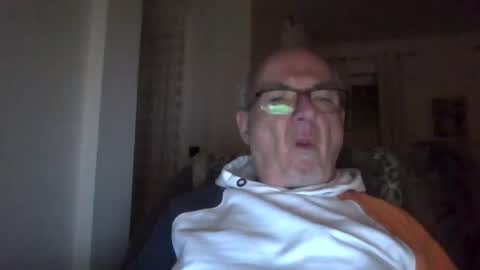 bernard1102 online show from January 1, 4:29 am