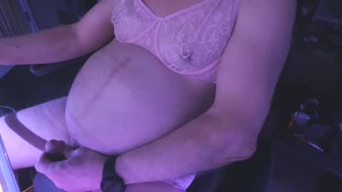 Snapshot of bi_chubby_sub61 chatting on January 11, 7:39 am Redmoon online show from January 11, 7:39 am