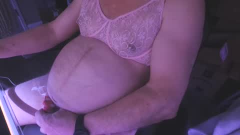 Snapshot of bi_chubby_sub61 chatting on December 15, 8:08 am Redmoon online show from December 15, 8:08 am