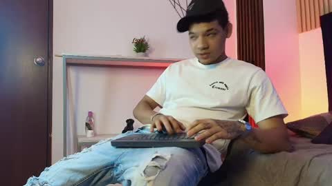 Bick Khonn online show from June 2, 7:48 pm