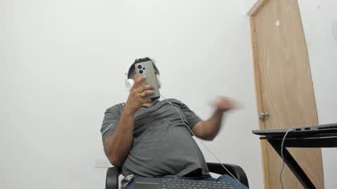 Tommy online show from December 21, 9:12 pm