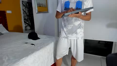big_jhoonss_ online show from October 5, 3:43 am
