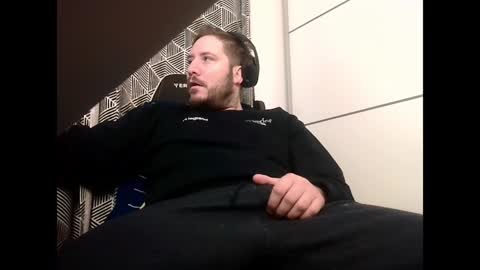 Snapshot of big_sele chatting on December 8, 6:22 am bigbroly88 online show from December 8, 6:22 am
