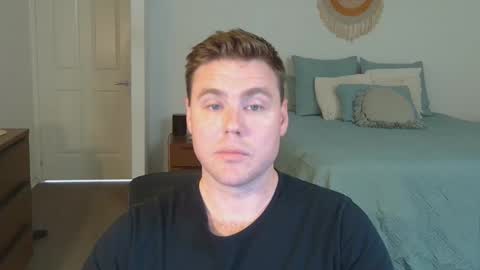 bigblueeyes333 online show from October 5, 5:33 am