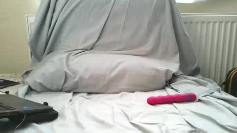 Snapshot of bigcock21cmmmmmm chatting on October 15, 11:29 am bigcock21cmm online show from October 15, 11:29 am
