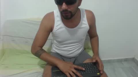 Snapshot of bigcock_hair chatting on January 23, 3:37 am bigcock_hair online show from January 23, 3:37 am