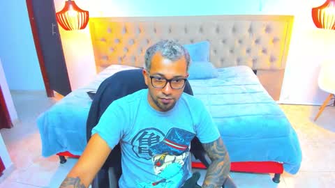 Snapshot of bigcock_hair chatting on October 2, 10:14 pm bigcock_hair online show from October 2, 10:14 pm