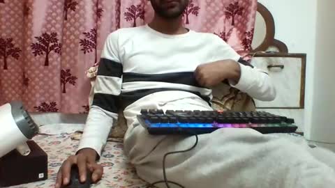 akash online show from December 4, 6:39 pm