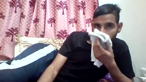 akash online show from December 13, 9:25 am