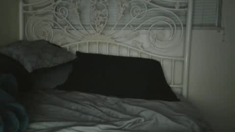 Snapshot of bigprdick101 chatting on October 9, 12:59 am bigprdick101 online show from October 9, 12:59 am