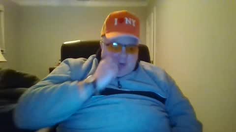 Snapshot of bigred_nyc chatting on January 25, 4:02 am Big Red online show from January 25, 4:02 am