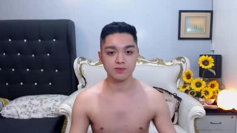 Snapshot of bigshowforyouxx chatting on October 13, 2:12 pm Jay online show from October 13, 2:12 pm