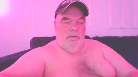 bigstuffbear online show from January 7, 1:21 pm