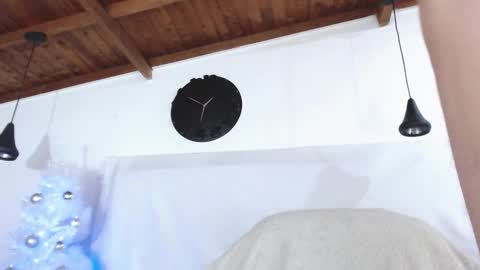 Snapshot of bigzehuz chatting on December 27, 3:42 am andres online show from December 27, 3:42 am