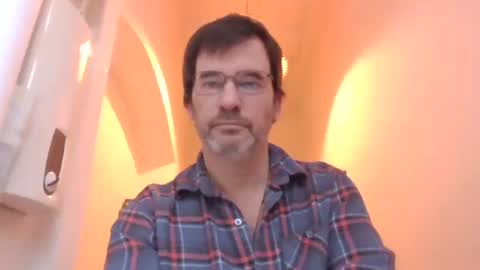 bikertom1988 online show from February 8, 4:14 pm