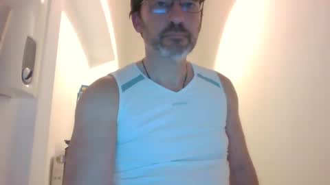 bikertom1988 online show from February 1, 10:02 pm