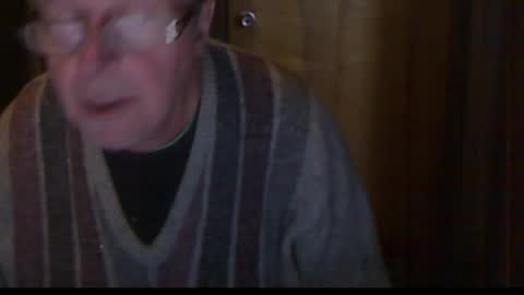 Snapshot of bill_25061 chatting on January 4, 6:30 pm bill_25061 online show from January 4, 6:30 pm