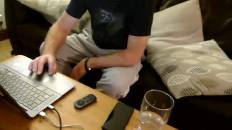 Snapshot of bindmedown chatting on October 9, 8:47 pm bindmedown online show from October 9, 8:47 pm