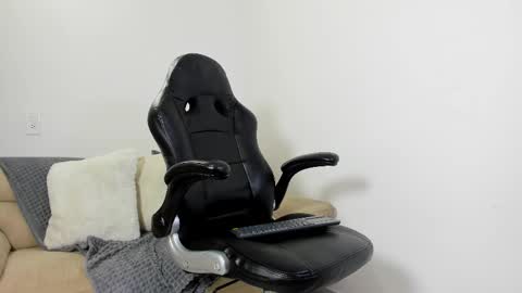 Biscuit oliva online show from December 20, 11:45 pm