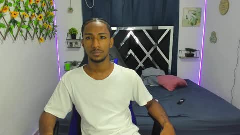 Snapshot of bj_black chatting on September 19, 4:24 am bj_black online show from September 19, 4:24 am