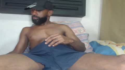 Snapshot of black_latin2728 chatting on December 16, 8:20 am alexander online show from December 16, 8:20 am