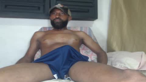 Snapshot of black_latin2728 chatting on December 19, 7:29 am alexander online show from December 19, 7:29 am