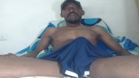Snapshot of black_latin2728 chatting on February 17, 4:42 am alexander online show from February 17, 4:42 am