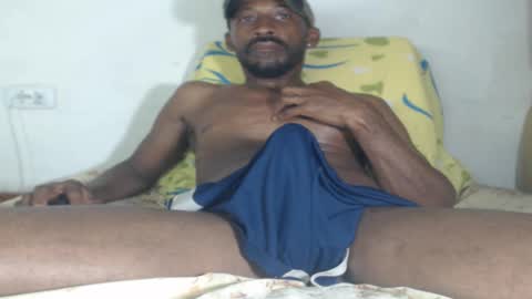 Snapshot of black_latin2728 chatting on February 21, 7:01 am alexander online show from February 21, 7:01 am