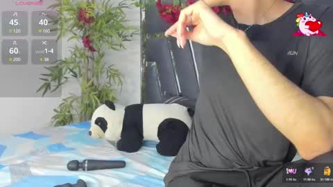 Snapshot of black_rose02 chatting on February 22, 11:35 am B L A C K R O S E online show from February 22, 11:35 am
