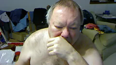 Snapshot of blemon32 chatting on March 8, 1:44 pm Bob online show from March 8, 1:44 pm