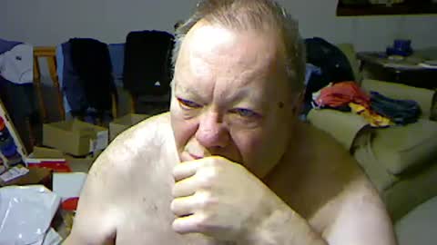 Snapshot of blemon32 chatting on December 25, 12:05 pm Bob online show from December 25, 12:05 pm