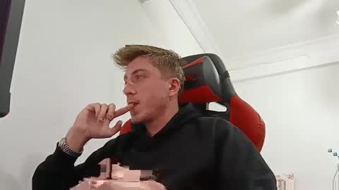 blondebat online show from February 6, 4:47 pm