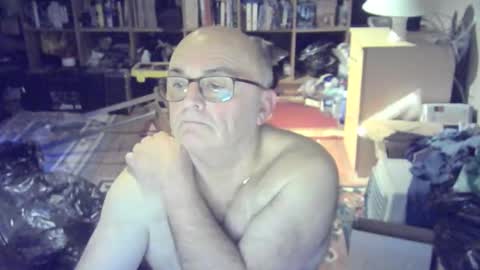 bluebox65 online show from December 4, 6:48 pm