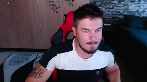 blueeyeboy0 online show from November 20, 8:13 am