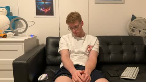 blueeyedtallguy online show from December 17, 4:56 am