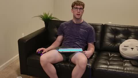 blueeyedtallguy online show from September 14, 2:35 am