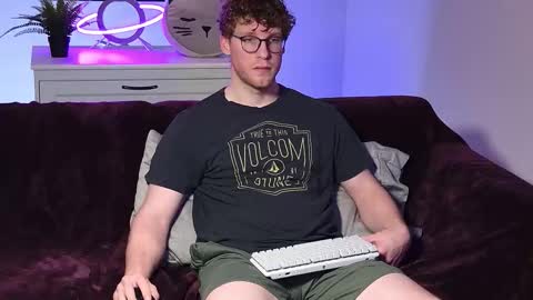 blueeyedtallguy online show from November 18, 3:10 am