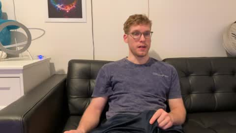 blueeyedtallguy online show from December 25, 10:59 pm