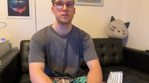 blueeyedtallguy online show from December 23, 2:02 am
