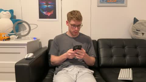 blueeyedtallguy online show from December 16, 4:23 am