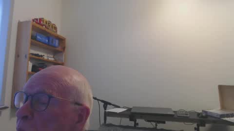 Snapshot of blueeyesn8 chatting on February 12, 10:14 am blueeyesn8 online show from February 12, 10:14 am