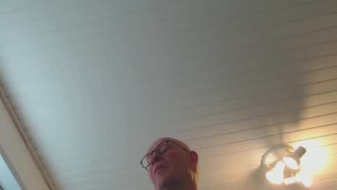 Snapshot of blueeyesn8 chatting on January 15, 9:56 am blueeyesn8 online show from January 15, 9:56 am
