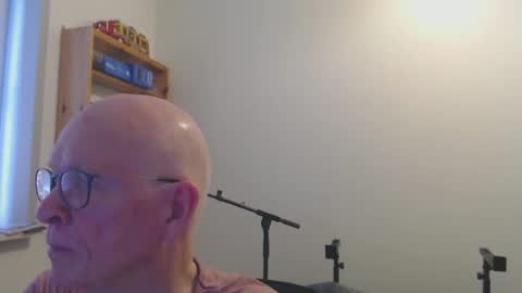 Snapshot of blueeyesn8 chatting on December 28, 9:52 am blueeyesn8 online show from December 28, 9:52 am
