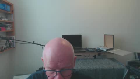 Snapshot of blueeyesn8 chatting on February 17, 9:13 am blueeyesn8 online show from February 17, 9:13 am