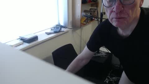 Snapshot of blueeyesn8 chatting on October 2, 8:51 am blueeyesn8 online show from October 2, 8:51 am