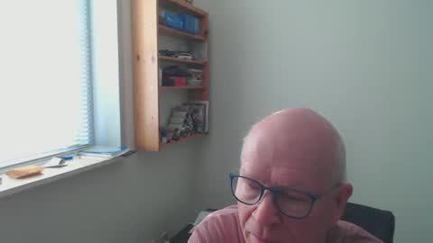 Snapshot of blueeyesn8 chatting on March 10, 8:17 am blueeyesn8 online show from March 10, 8:17 am