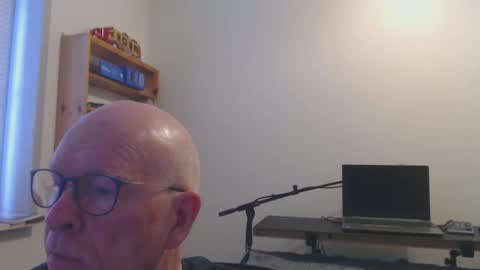 Snapshot of blueeyesn8 chatting on January 3, 8:43 am blueeyesn8 online show from January 3, 8:43 am