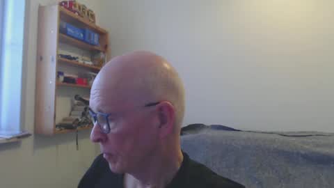 Snapshot of blueeyesn8 chatting on December 20, 9:21 am blueeyesn8 online show from December 20, 9:21 am