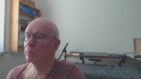 Snapshot of blueeyesn8 chatting on March 7, 10:02 am blueeyesn8 online show from March 7, 10:02 am